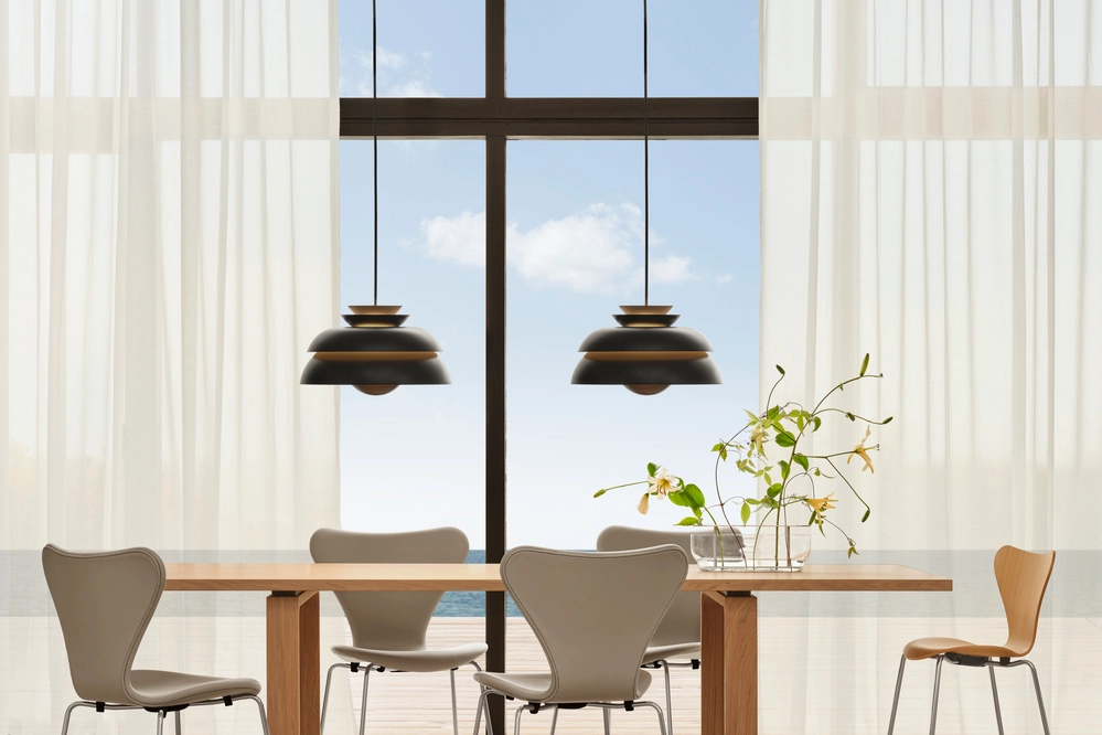 Concert light black finish four shades Jorn Utzon Fritz Hansen Sydney Opera House inspired