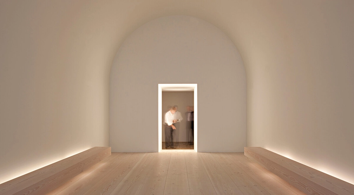 Minimalist Plain Space exhibition design by John Pawson at London's Design Museum in 2010