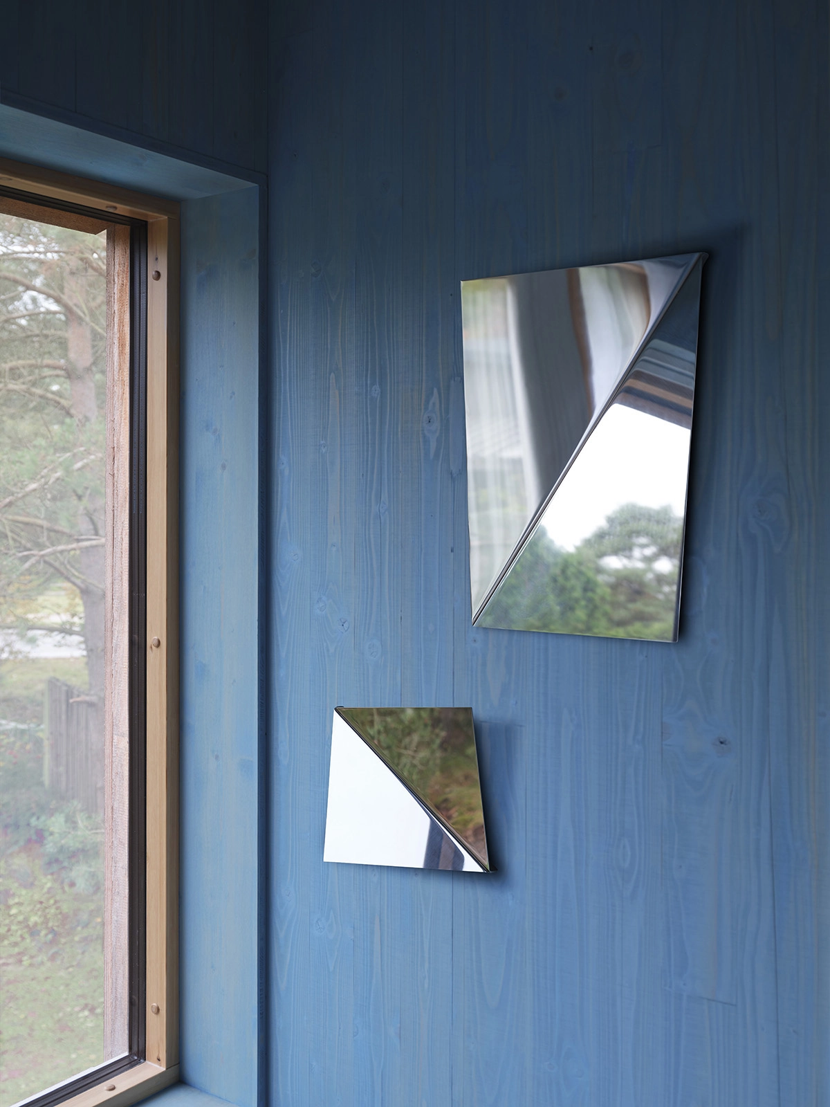 GAZE mirror by Phil Procter for Muuto featuring innovative one-material design that creates perspective-changing reflection