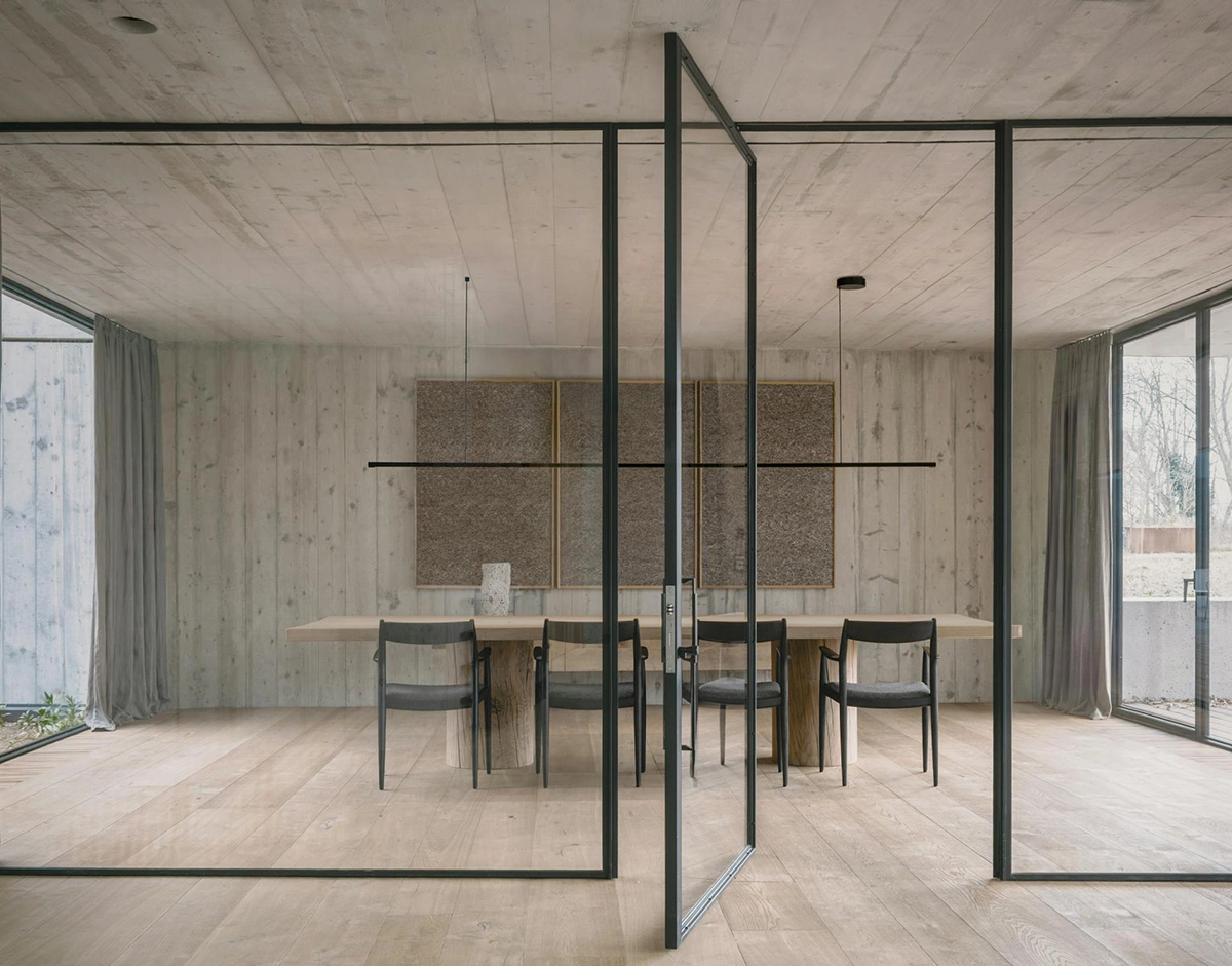 w181 Linier Pro spotlight by Dirk Winkel for wästberg with slim profile and high-efficiency microlens system