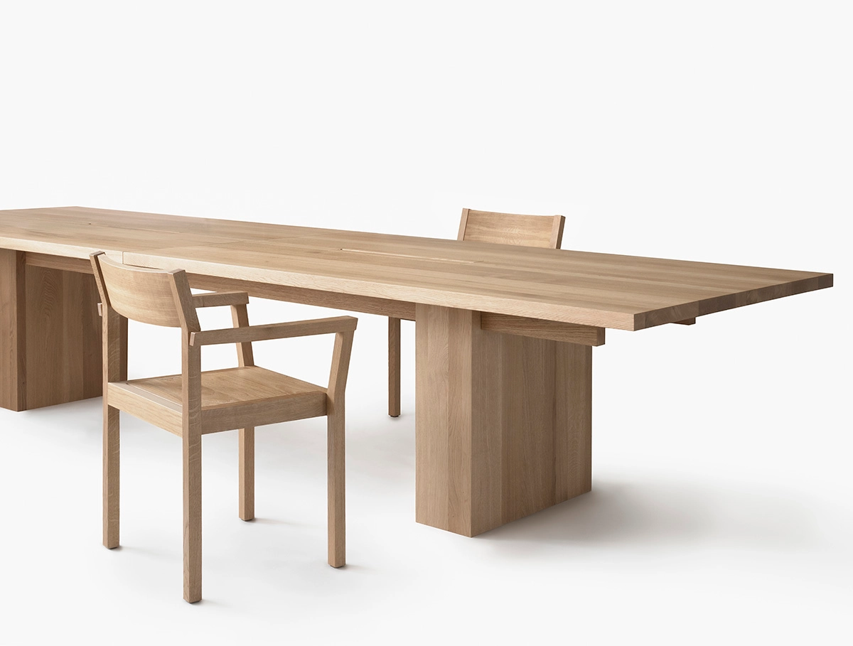 LINEA KVP11 in oak showcases Nikari's expertise in woodcraft with perfection in every detail