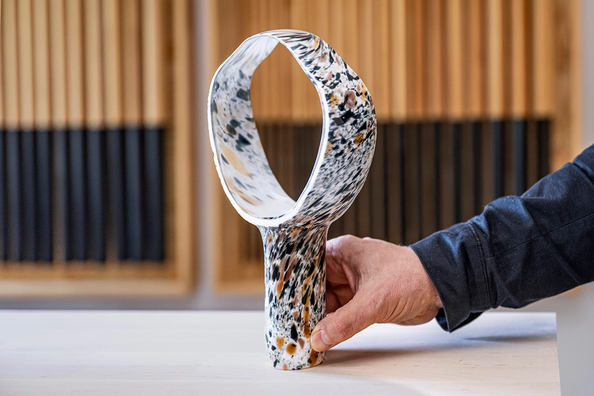 Matti Klenell 9 Factory Road glass sculpture exhibition at Galleri Glas showcasing Finnish glasswork collaboration