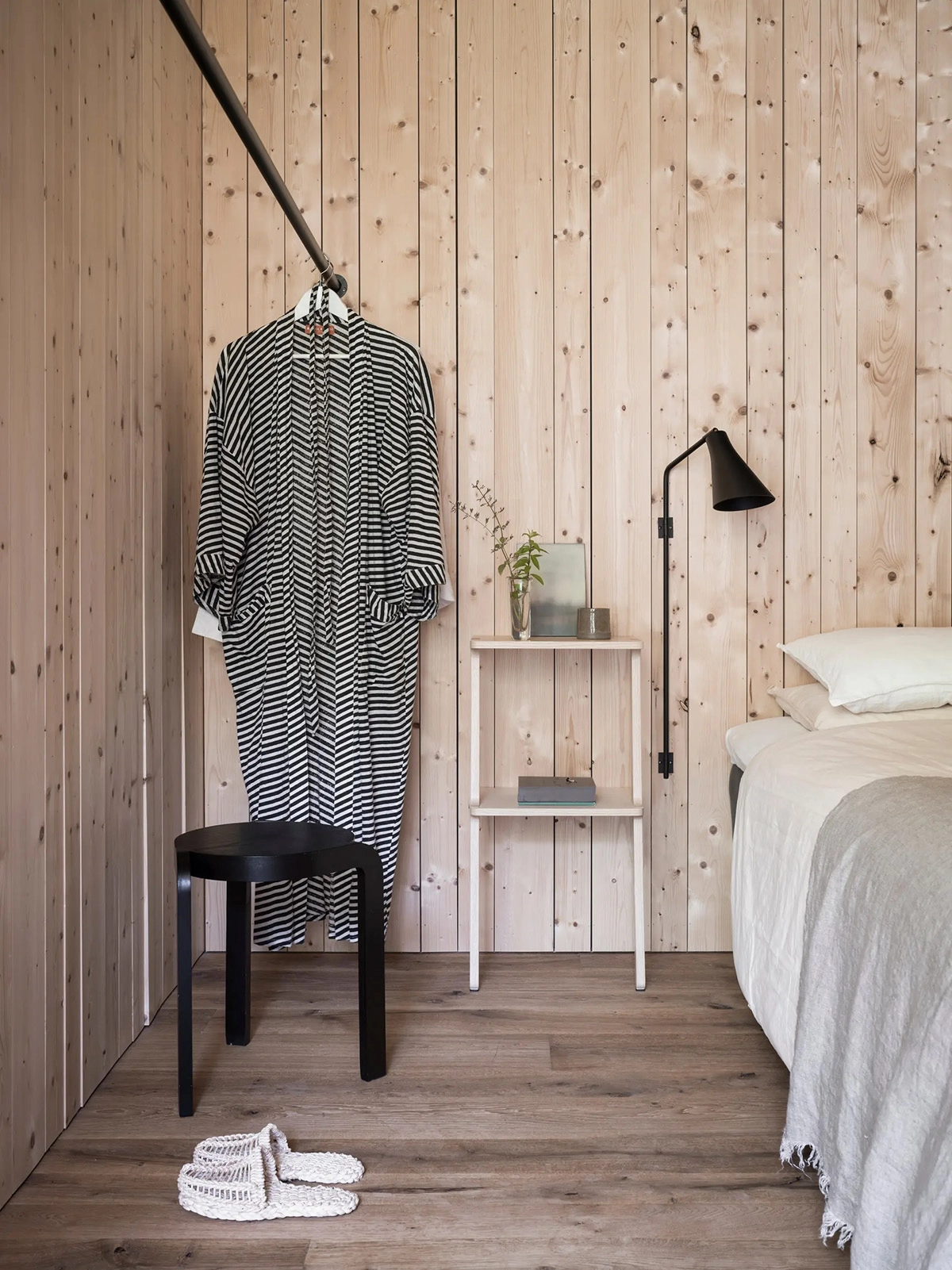Spin stools arranged in modern interior setting showcasing versatile seating solution